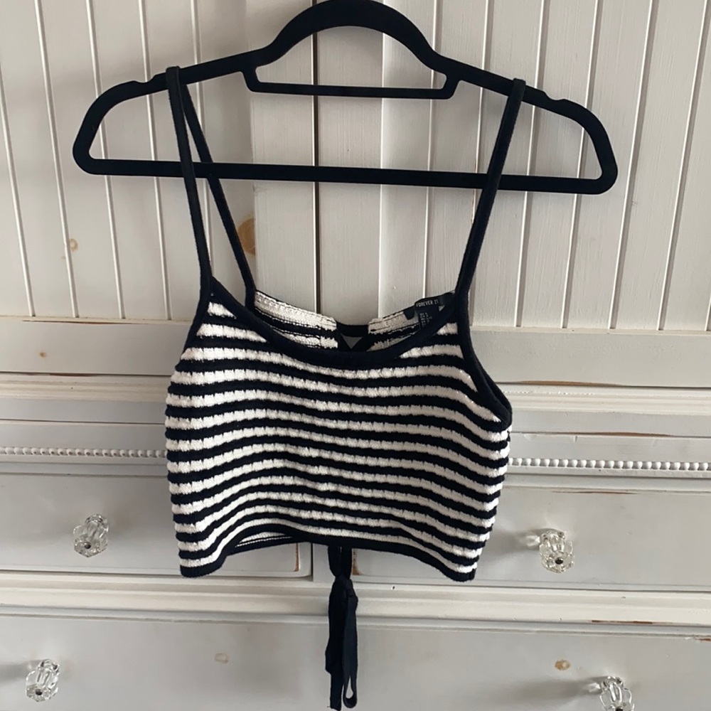 black and white crop top